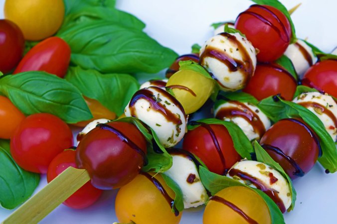 Caprese skewers1