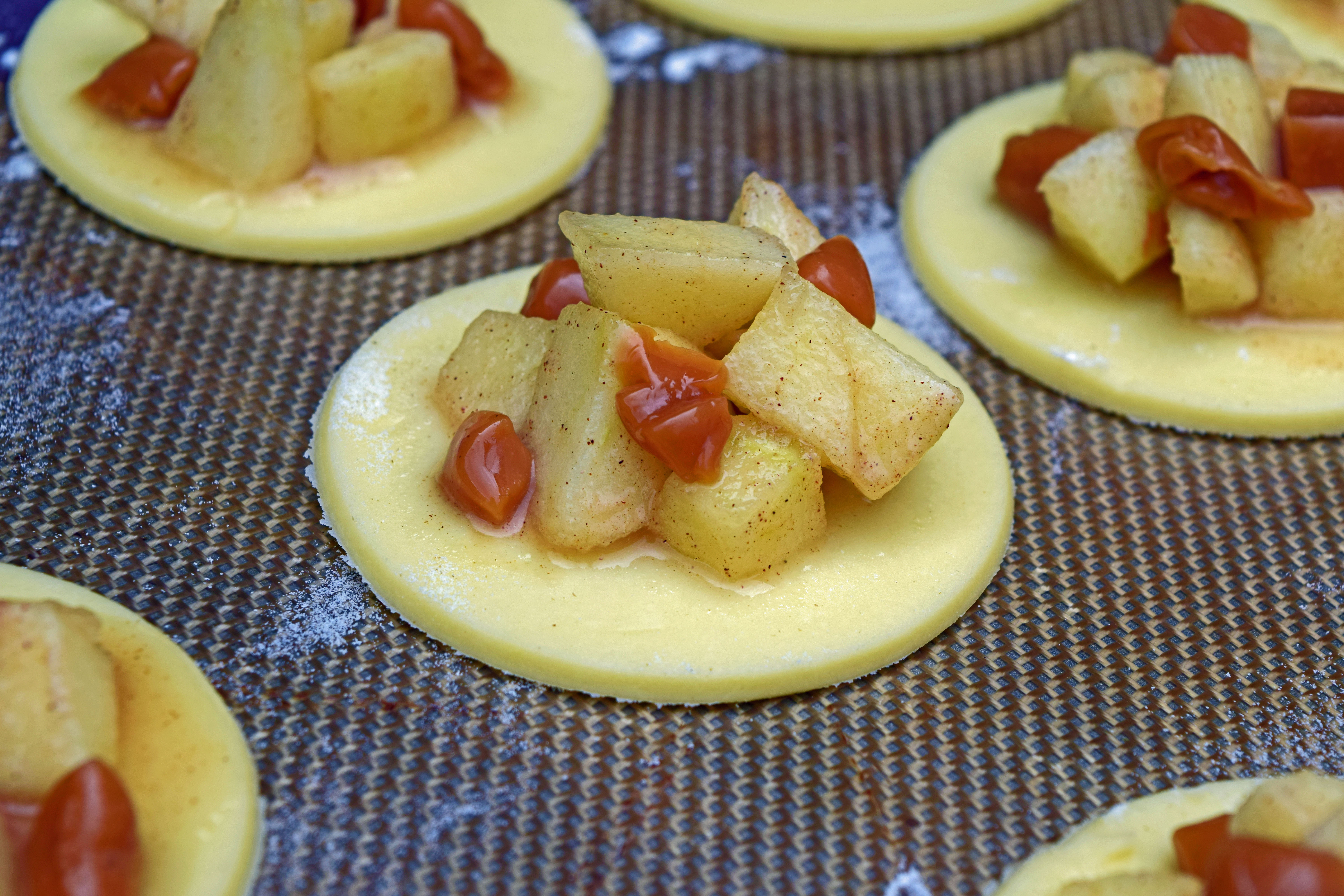 Caramel apple hand pies1