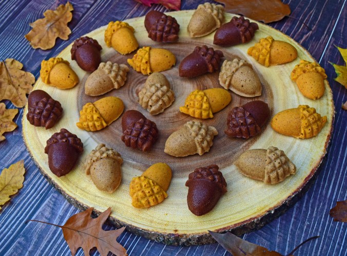 Acorn Cakelet collection