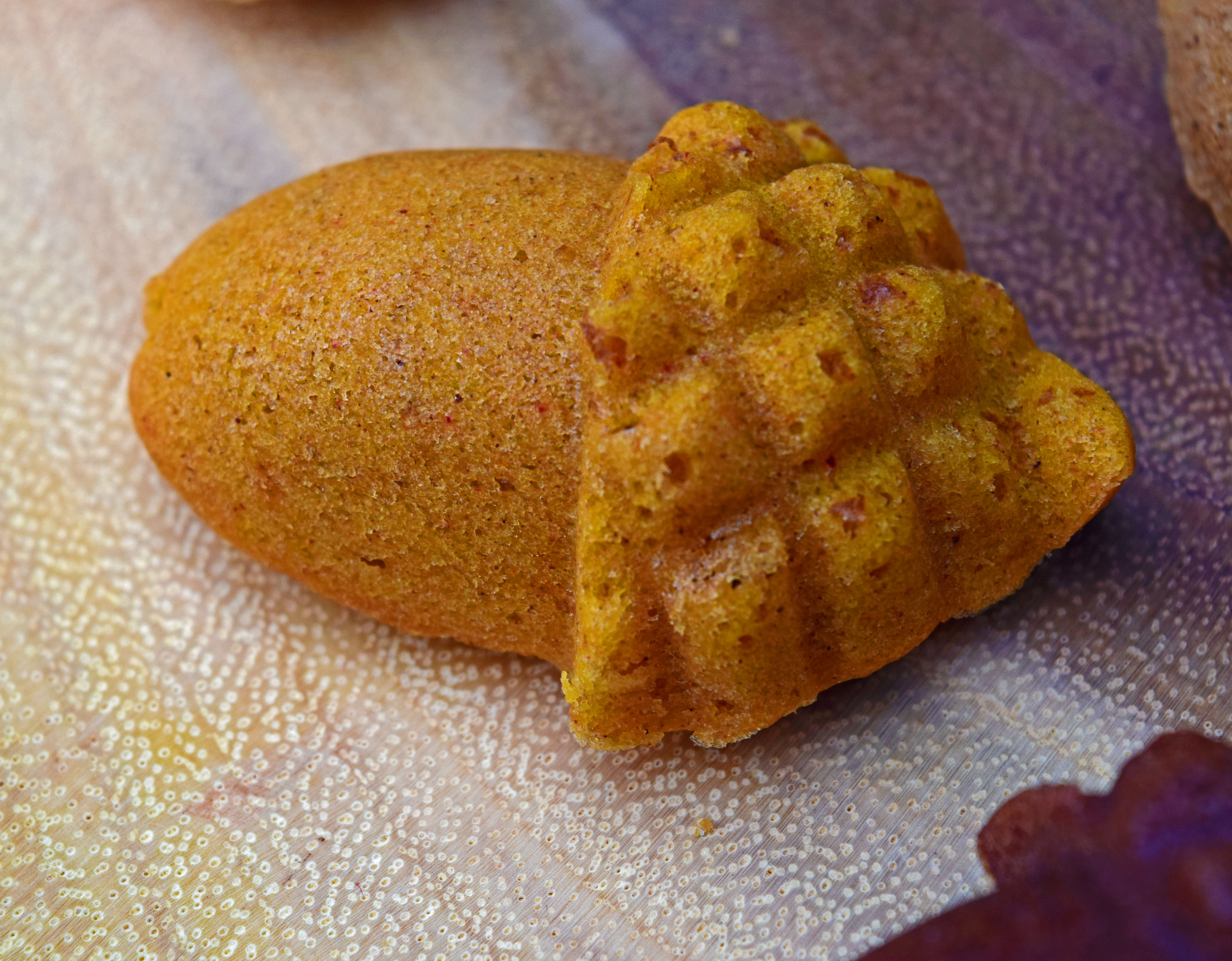 Pumpkin acorn cakelet