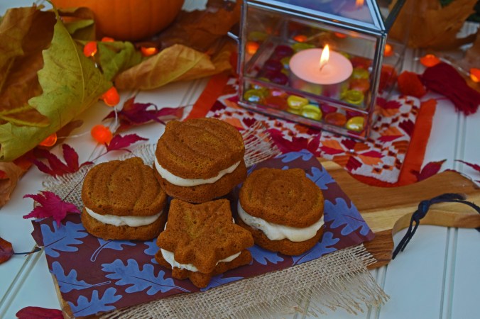 Pumpkin Whoopie Pies2