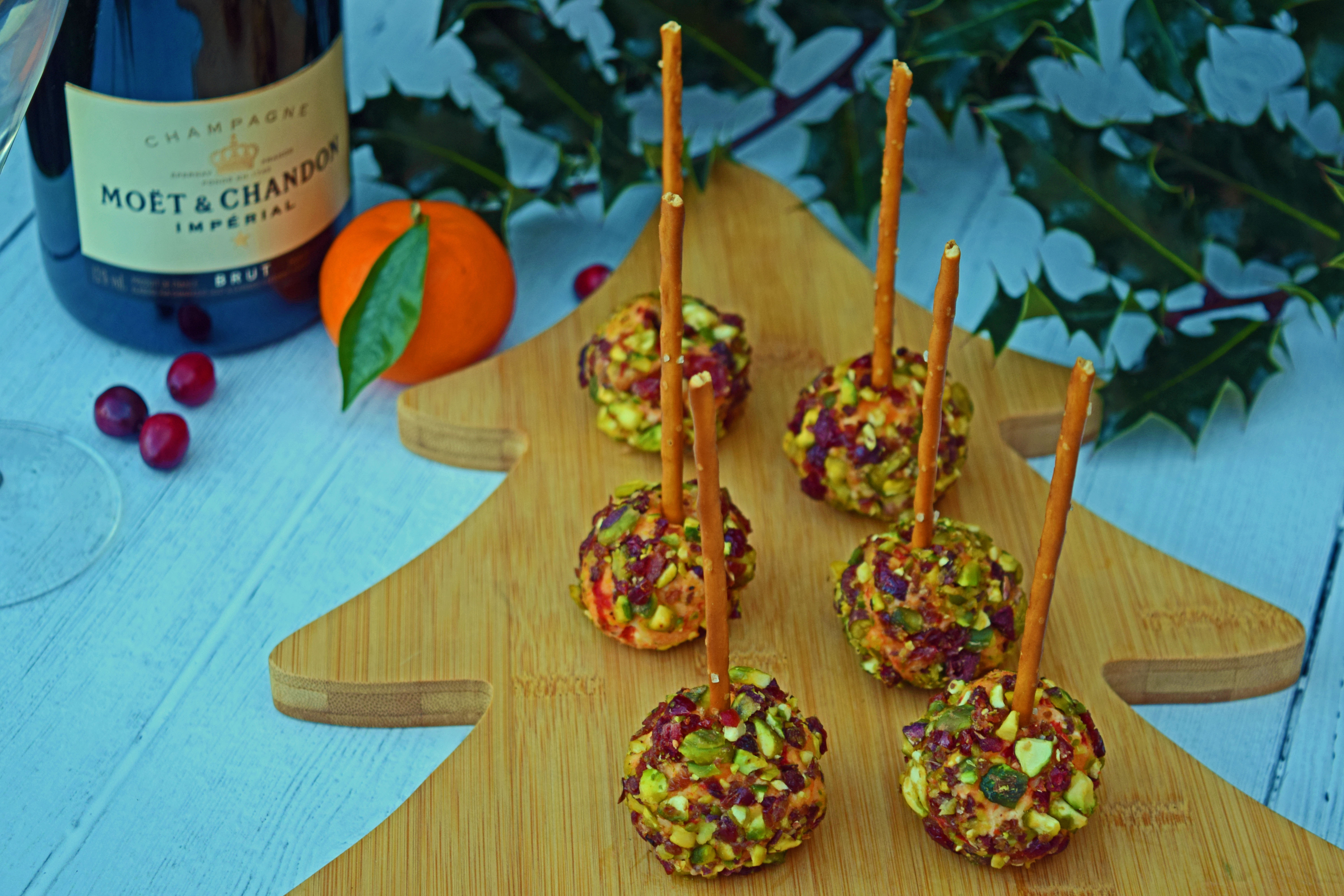 Bitesized cheeseballs