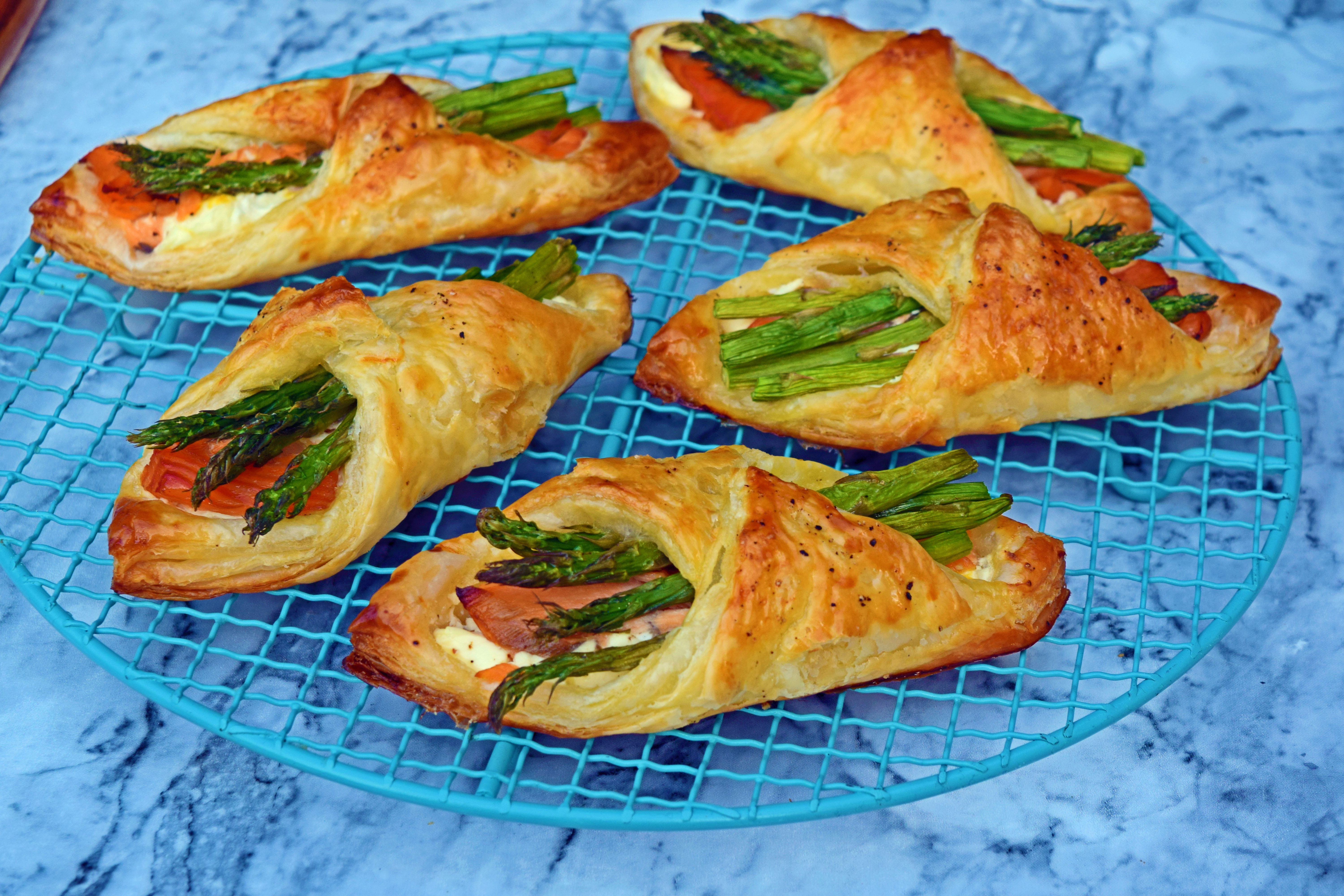 Salmon & asparagus parcels